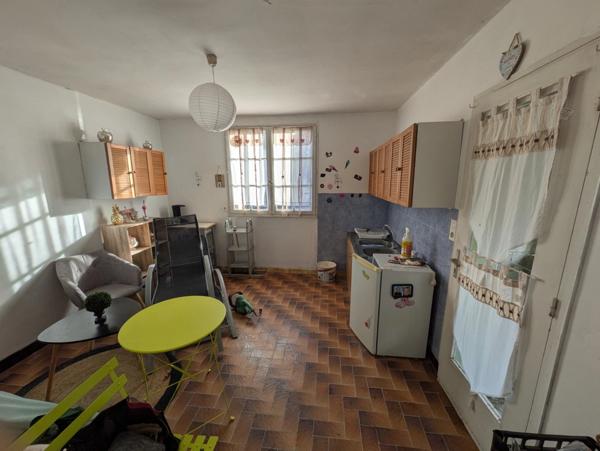 PLOURAY ENSEMBLE DE 2 MAISONS DE PLAIN PIED 110 M² GARAGE ATTENANT ET DEPENDANCE PARCELLE CLOTUREE AVEC PUITS DE 697M²