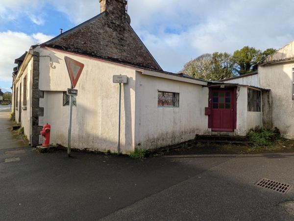 PLOURAY ENSEMBLE DE 2 MAISONS DE PLAIN PIED 110 M² GARAGE ATTENANT ET DEPENDANCE PARCELLE CLOTUREE AVEC PUITS DE 697M²