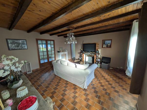 PLOURAY ENSEMBLE DE 2 MAISONS DE PLAIN PIED 110 M² GARAGE ATTENANT ET DEPENDANCE PARCELLE CLOTUREE AVEC PUITS DE 697M²