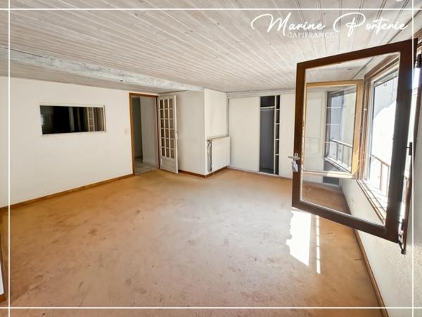 ⭐ EXCLUSIVITÉ – Maison de ville avec 2 garages et balcons à Auch
