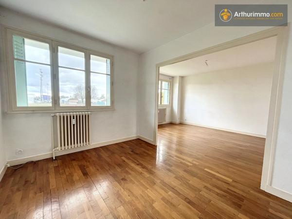 Location                                                      Appartement
                        
                     3 pièces                      72 m2                     à Bourgoin-Jallieu