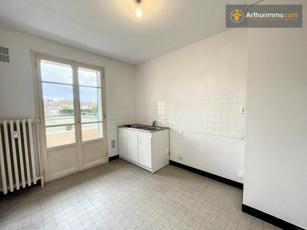 Location                                                      Appartement
                        
                     3 pièces                      72 m2                     à Bourgoin-Jallieu