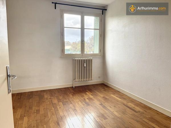 Location                                                      Appartement
                        
                     3 pièces                      72 m2                     à Bourgoin-Jallieu