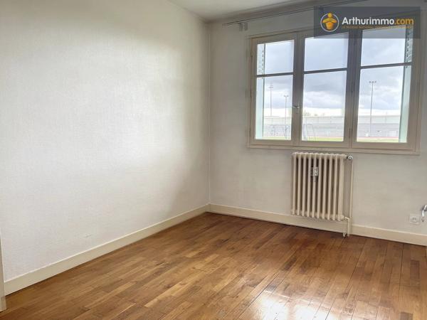 Location                                                      Appartement
                        
                     3 pièces                      72 m2                     à Bourgoin-Jallieu