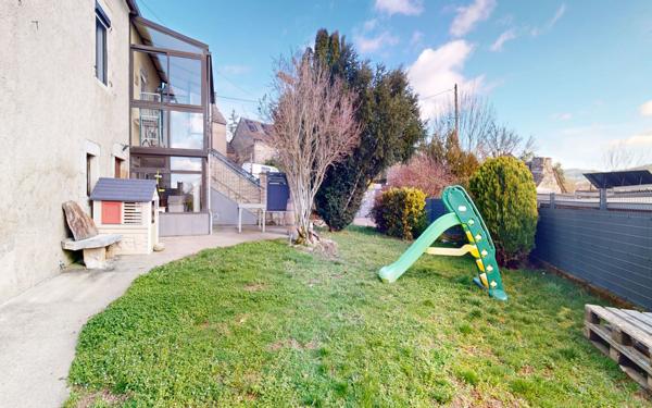 Maison à vendre    4 pièces •  Montrozier