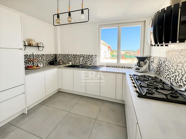 SEPTEMES  LES VALLONS EXCLUSIVITE Rez de villa - 4 pièces de 113m2 avec terrasse et stationnement