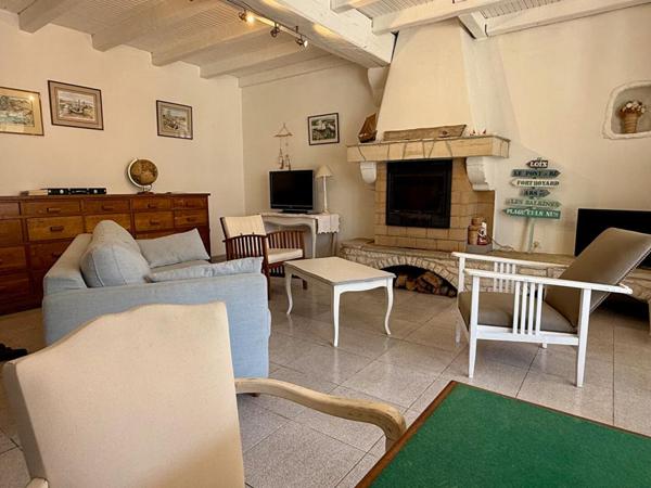 Maison au coeur du village de LOIX à 5 min de l'océan - 5 pièces de 121 m2