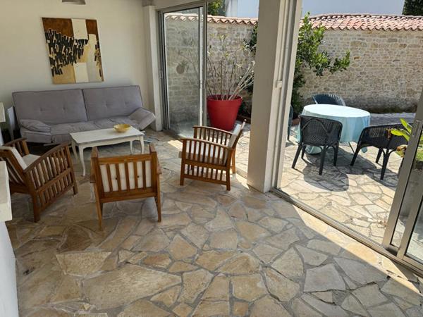 Maison au coeur du village de LOIX à 5 min de l'océan - 5 pièces de 121 m2