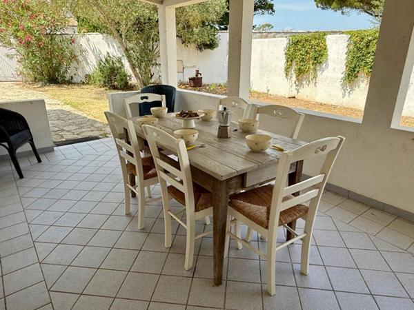 Maison au coeur du village de LOIX à 5 min de l'océan - 5 pièces de 121 m2