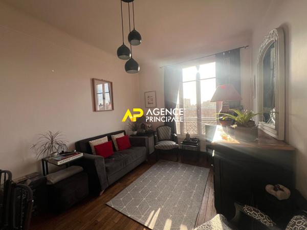 Appartement 2 pièces de 43m² en hyper centre ville à 10 minutes da la gare d'Argenteuil €174 900 ** - Référence 4521
