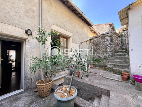 Maison de caractère avec jardin en terrasses