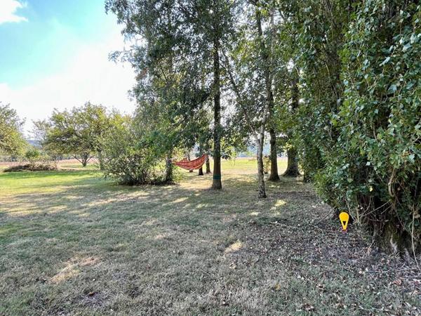 Terrain constructible St Crespin 1146 M² en second rideau, non viabilisé