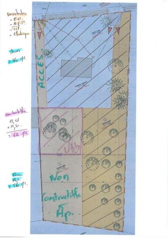 Terrain constructible St Crespin 1146 M² en second rideau, non viabilisé