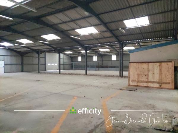 Local Commercial 1 pièce - 1100 m²