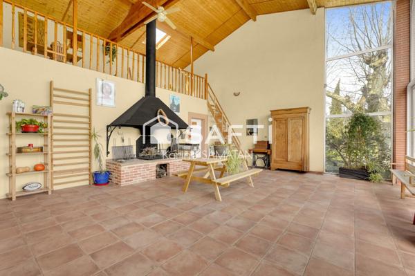 Pechbonnieu – Propriété rare de 270 m² avec grange aménagée, sur 12 000 m² de terrain, vue exceptionnelle sur les Pyrénées, sans vis-à-vis