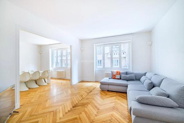Vente                                                      Appartement
                        
                     6 pièces                      164 m2                     à Lyon 6