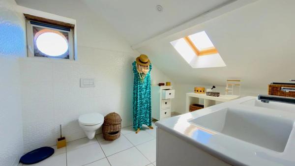 Vente                                                      Propriété
                        
                                         256 m2                     à Villeneuve-sur-Lot