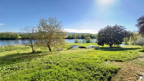 Vente                                                      Propriété
                        
                                         256 m2                     à Villeneuve-sur-Lot