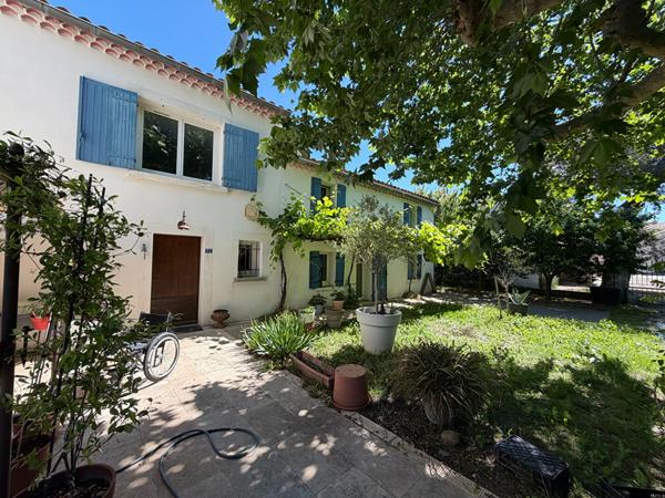 Maison 173m² de caractère avec 4 chambres, terrasse et jardin à Rognonas