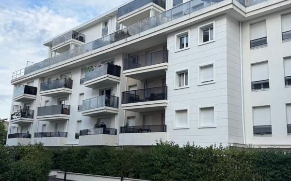 Appartement à vendre    2 pièces •  Drancy