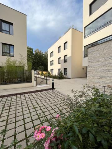 A LOUER T4 DE 95.75 M² AVEC TERRASSE - 19 RUE ANDRE LASSAGNE CALUIRE-ET-CUIRE, Caluire et cuire 69300
