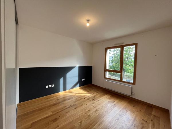A LOUER T4 DE 95.75 M² AVEC TERRASSE - 19 RUE ANDRE LASSAGNE CALUIRE-ET-CUIRE, Caluire et cuire 69300