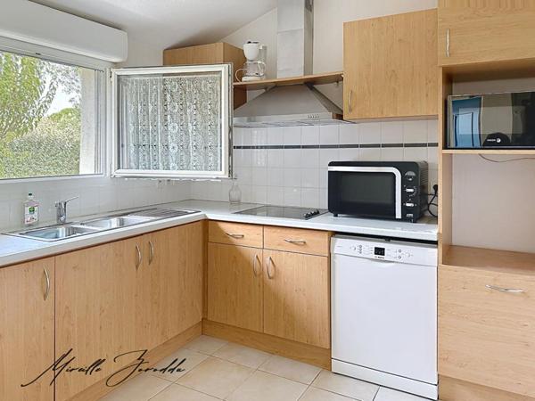 JONQUIERES SAINT VINCENT villa 3 pièces 78 m²  et terrasse, cellier et parking