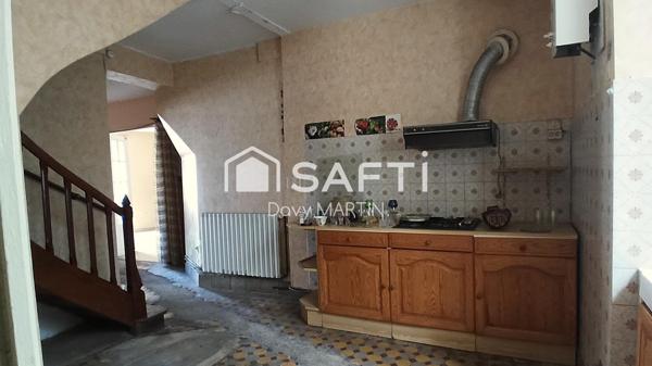 Une maison de village pleine de promesses.