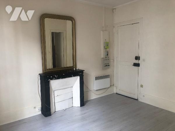 PARIS 7ème - Tour Eiffel - STUDIO 18,95 m²