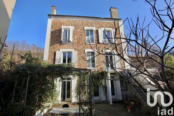 Maison traditionnelle 10 pièces de 256 m² à Meudon (92190)