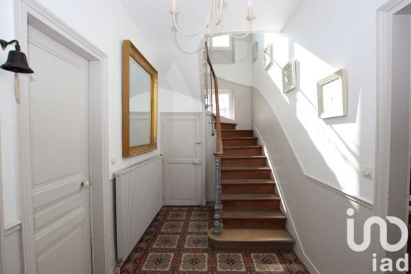 Maison traditionnelle 10 pièces de 256 m² à Meudon (92190)