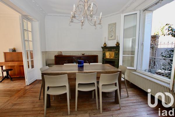 Maison traditionnelle 10 pièces de 256 m² à Meudon (92190)