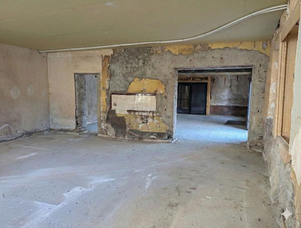 A LOUER Local commercial Chazey Sur Ain 170 m2 avec une belle terrasse de 80m²