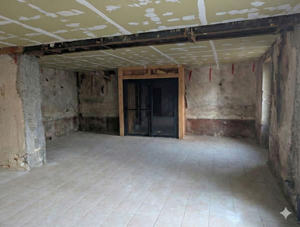 A LOUER Local commercial Chazey Sur Ain 170 m2 avec une belle terrasse de 80m²