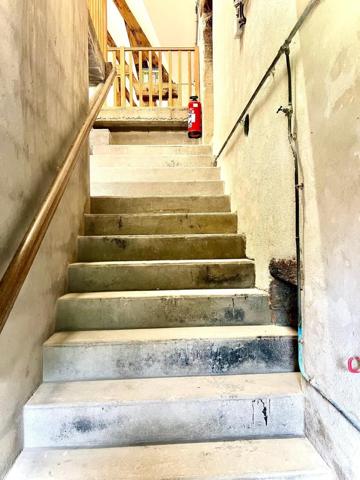 Entrepôt avec partie déjà loue idéal investisseurs