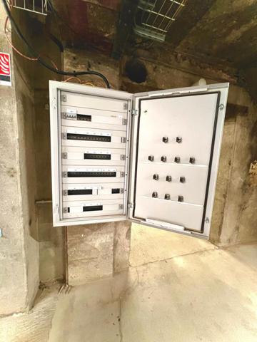 Entrepôt avec partie déjà loue idéal investisseurs