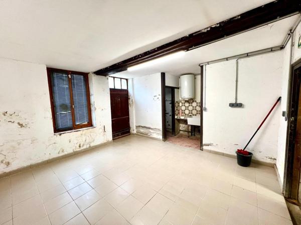 Entrepôt avec partie déjà loue idéal investisseurs