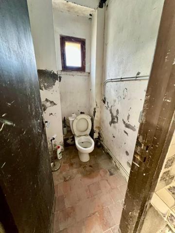 Entrepôt avec partie déjà loue idéal investisseurs