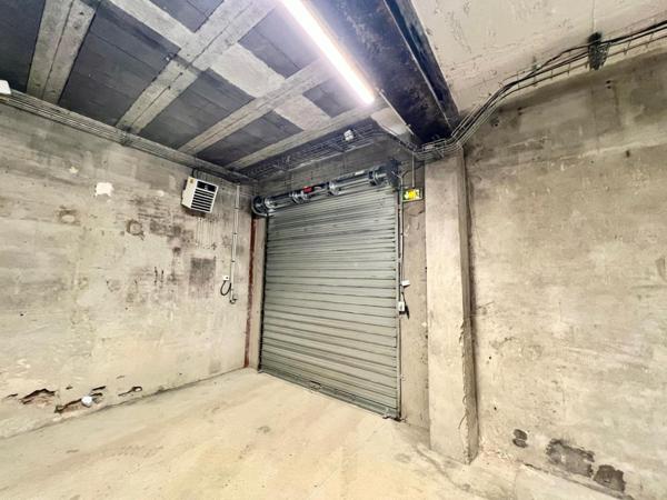 Entrepôt avec partie déjà loue idéal investisseurs