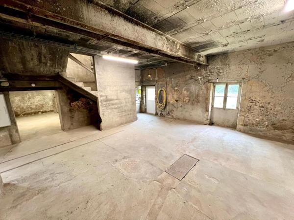 Entrepôt avec partie déjà loue idéal investisseurs