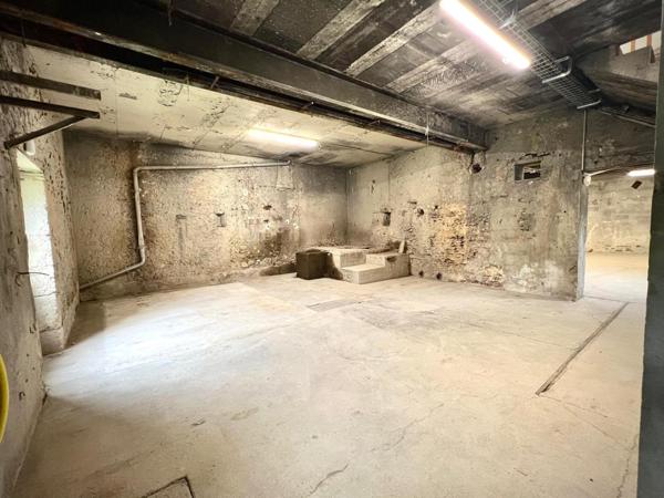 Entrepôt avec partie déjà loue idéal investisseurs