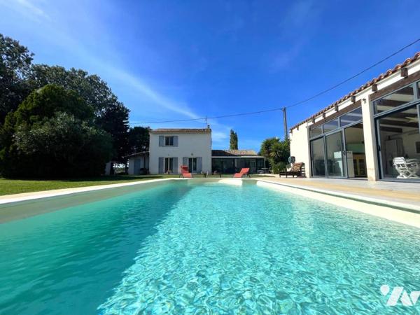 Villa avec piscine et pool house en campgane