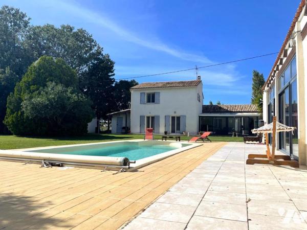 Villa avec piscine et pool house en campgane