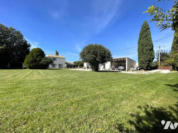 Villa avec piscine et pool house en campgane