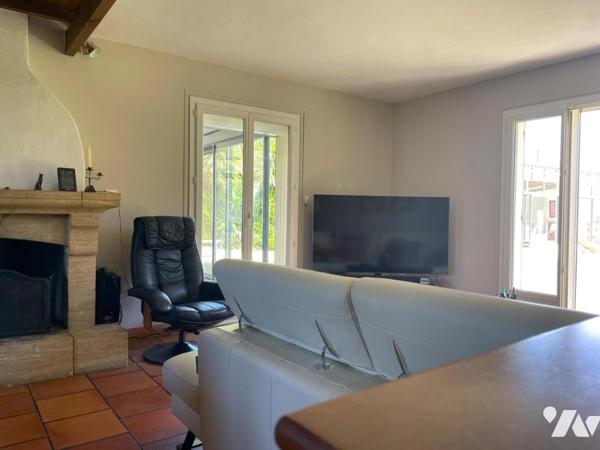 Villa avec piscine et pool house en campgane