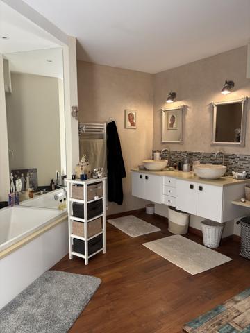 Pacy-sur-Eure (27120) Superbe maison contemporaine avec piscine chauffée et vue dégagée