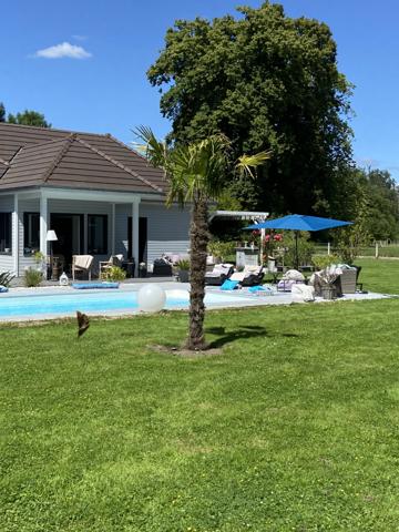 Pacy-sur-Eure (27120) Superbe maison contemporaine avec piscine chauffée et vue dégagée