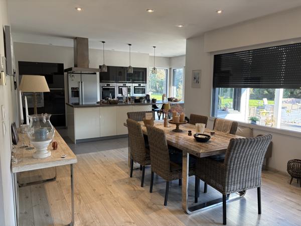 Pacy-sur-Eure (27120) Superbe maison contemporaine avec piscine chauffée et vue dégagée