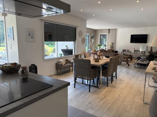 Pacy-sur-Eure (27120) Superbe maison contemporaine avec piscine chauffée et vue dégagée