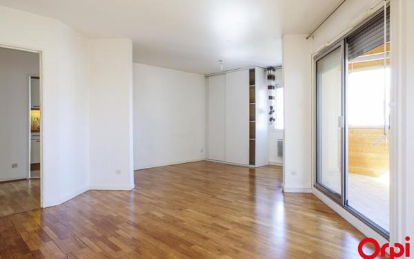 Appartement à louer    3 pièces • 82 m2 Lyon 3